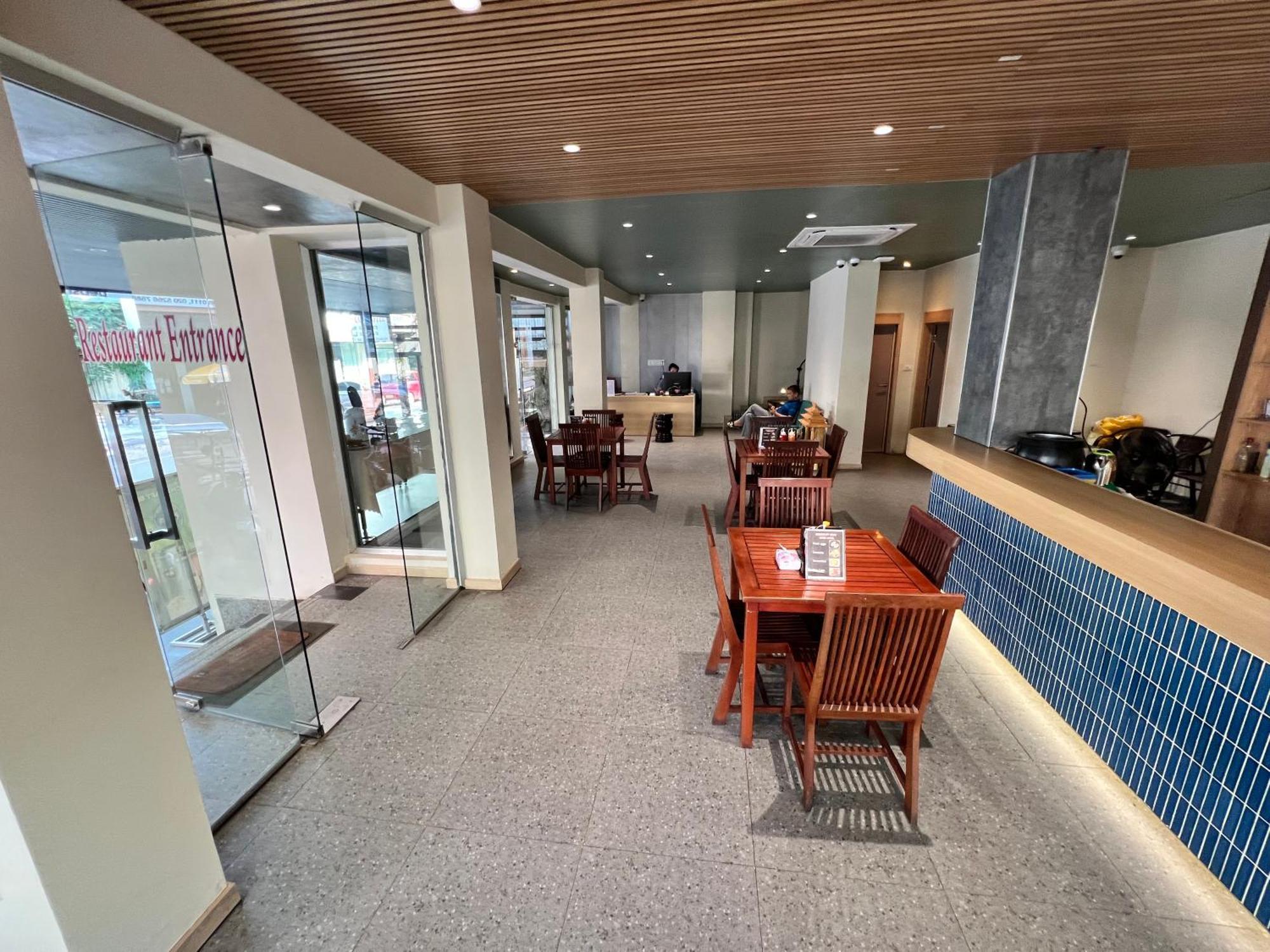 Lucie Hotel Вьентьян Экстерьер фото